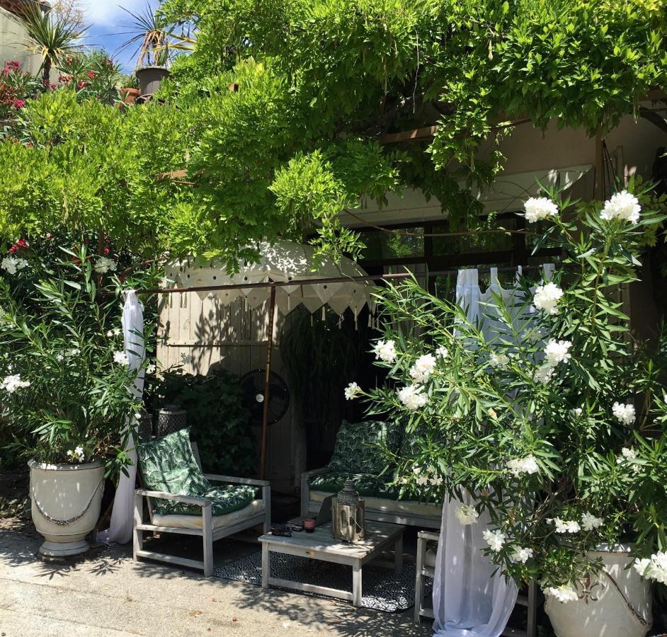 Le Mas De La Glycine Roussillon (Vaucluse) Exterior foto
